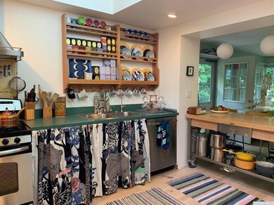 Kitchen with breakfast nook