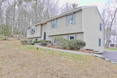 4 Kathryns Way, Sandown, NH 03873 - photo 2