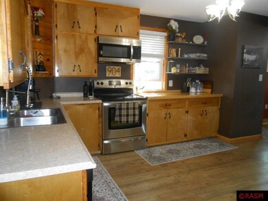 904 N Valley St, New Ulm, MN 56073 - photo 2