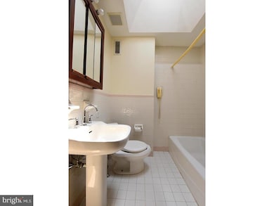 902 Johnston St, Philadelphia, PA 19148 - photo 5