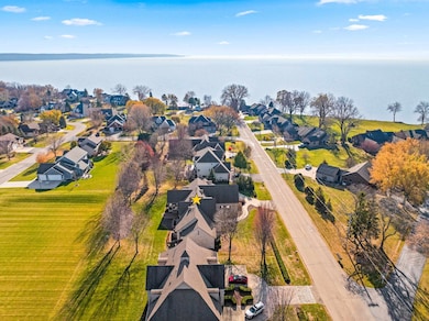 N8418 N Shore Rd, Menasha, WI 54952 - photo 7