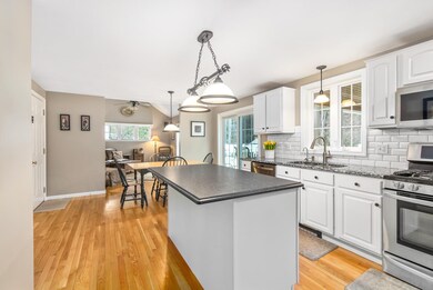 10 Fox Meadow Ln, MerriMacK, NH 03054 - photo 4