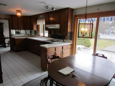 7 Liefs Ln, South Yarmouth, MA 02664 - photo 5