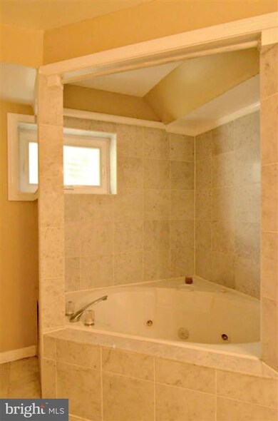 306 E Marshall St unit LOWER, Middleburg, VA 20117 - photo 5