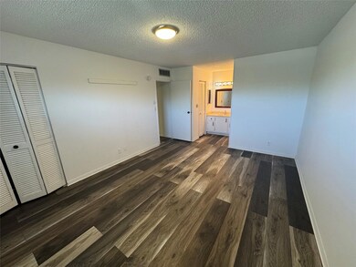 6061 N Falls Circle Dr unit 302, Lauderhill, FL 33319 - photo 4