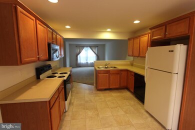 3 Broderick Ct unit 2, Leola, PA 17540 - photo 3