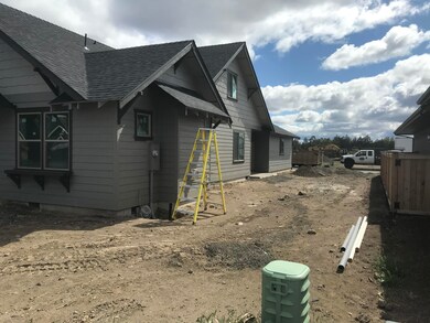 742 NW Rimrock Dr, Redmond, OR 97756 - photo 4