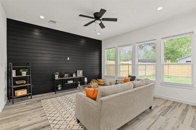 6621 England St, Houston, TX 77021 - photo 2