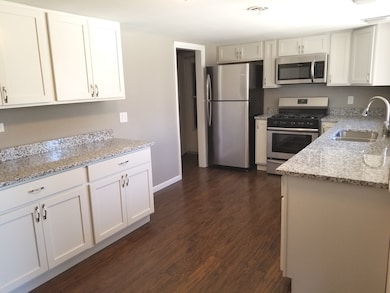 517 Flossmoor Ave, Waukegan, IL 60085 - photo 2