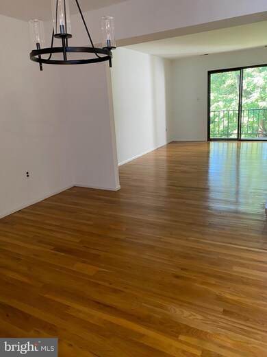 901 Silver Ct, Hamilton Square, NJ 08690 - photo 3