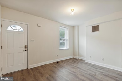 385 E Hector St, Conshohocken, PA 19428 - photo 2