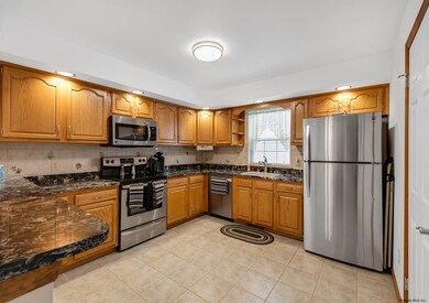 17 Brook St, Rensselaer, NY 12144 - photo 2