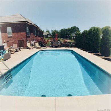 1015 Clear Creek Cir, Lincolnton, NC 28092 - photo 2