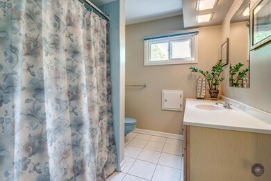 1537 Killdeer Dr, Naperville, IL 60565 - photo 6