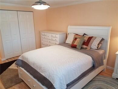 Spacious master- All furniture/new linens included