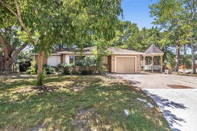 1759 S Park Dr, Alvin, TX 77511 - photo 2