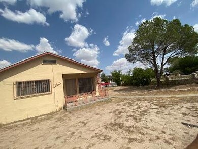 7513 N Loop Dr, El Paso, TX 79915 - photo 2