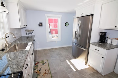 35 School St, Lincoln, NH 03251 - photo 6