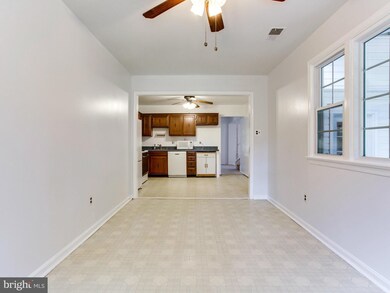 10133 Brandon Way, Manassas, VA 20109 - photo 4