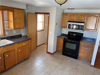 109 Chaplin St, Pawtucket, RI 02861 - photo 4