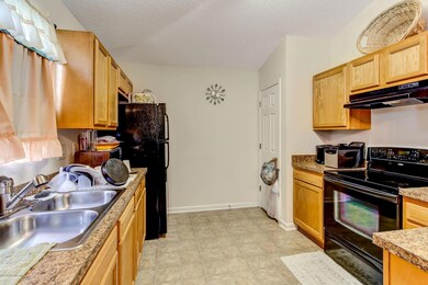 8438 Jasper Ave, Jacksonville, FL 32211 - photo 4