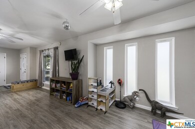 901 Laurie Ln, Copperas Cove, TX 76522 - photo 3