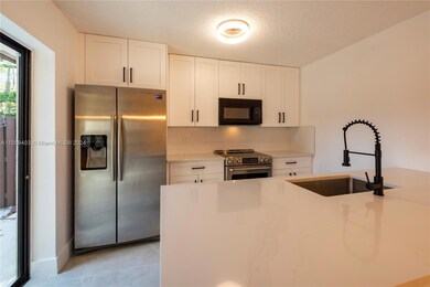 812 SW 119th Way, Davie, FL 33325 - photo 3