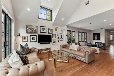 1608 W Main St, Houston, TX 77006 - photo 6