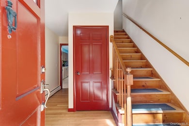 47 Timberline Dr, Poughkeepsie, NY 12603 - photo 2