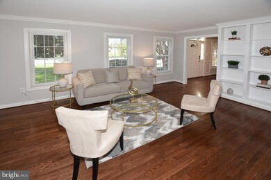 8509 Oak Pointe Way, Fairfax Station, VA 22039 - photo 5