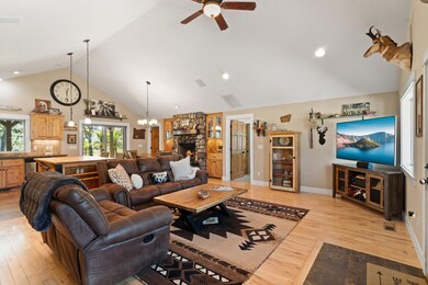 3_5067 dodge rd, white city-02