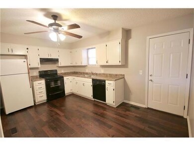 Kitchen/Dining Combo will have New Tile Floors *Pi