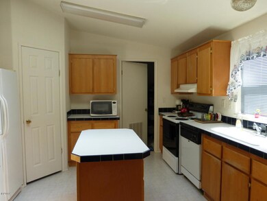 Kitchen b