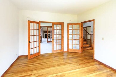 667 N Willow Rd, Elmhurst, IL 60126 - photo 5