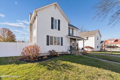 02-524 E Elm St Wauseon, OH 43567-Windo