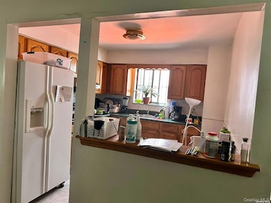 137-38 Kalmia Ave, Flushing, NY 11355 - photo 2