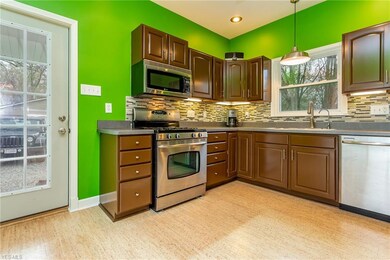 4376 E Lake Rd, Sheffield Lake, OH 44054 - photo 7