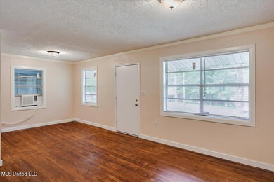 08-5082 Lurline Dr