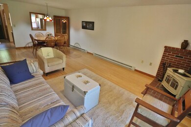 11 Hummingbird Rd unit 2, Lincoln, NH 03251 - photo 5