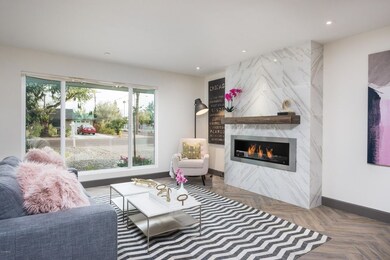 004_Living Room