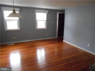 319 N Stiles Ave, Maple Shade Township, NJ 08052 - photo 6