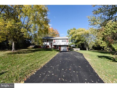 1376 Veronica Ln, Phoenixville, PA 19460 - photo 2