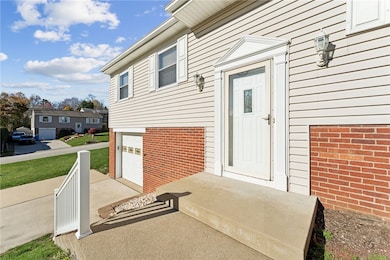 500 Greenfield Ct, Irwin, PA 15642 - photo 2