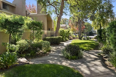 3216 Caminito Eastbluff unit 65, La Jolla, CA 92037 - photo 3