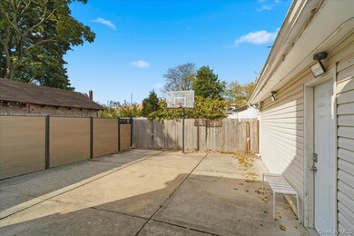 1040 Brookside Ave, Uniondale, NY 11553 - photo 6