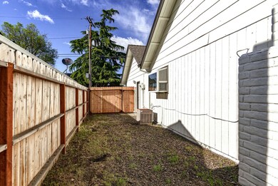 610 Hopkins Rd, Central Point, OR 97502 - photo 7