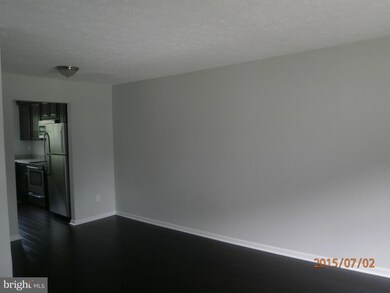 1270 Holmespun Dr, Pasadena, MD 21122 - photo 3