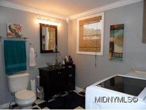Full bath & 1st floor laundry