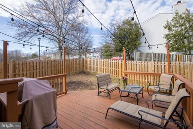 8613 Spring Creek Ct, Springfield, VA 22153 - photo 4