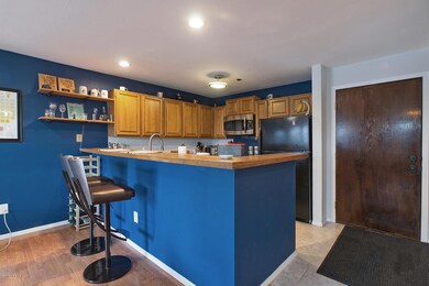 Kitchen with Breakfast Bar